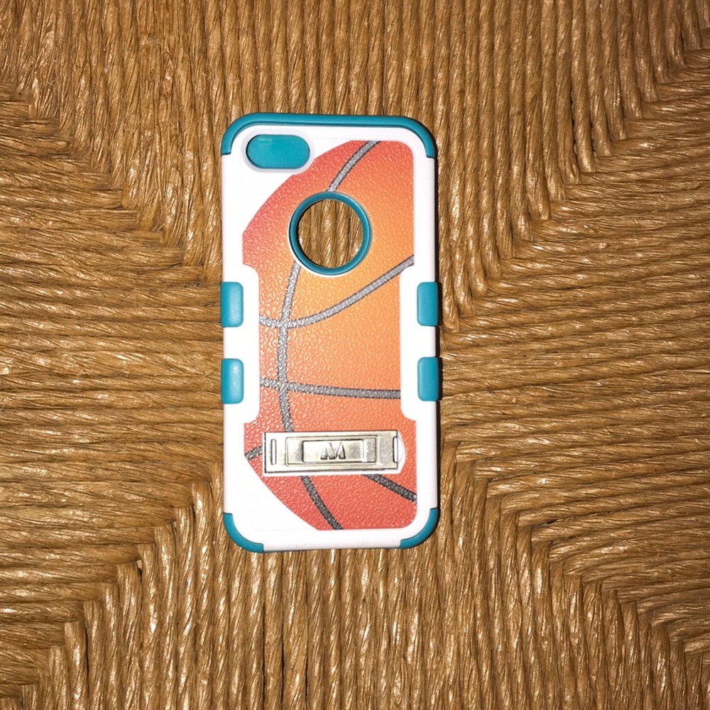 iPhone 5s girls basketball case with kick stand